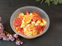 番茄炒鸡蛋3-300毫升圆餐盒俯视图.jpg
